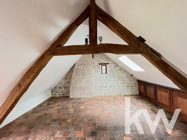 Maison - 251 m² - 9 pièces