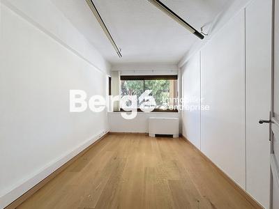 Bureau - 70 m² - 3 pièces