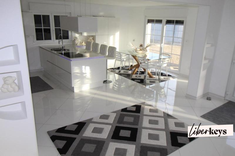 Maison - 158 m² - 5 pièces