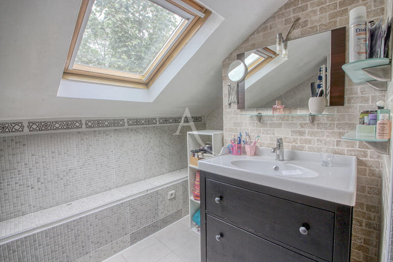 Maison - 156 m² - 7 pièces