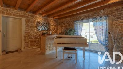 Maison - 240 m² - 7 pièces