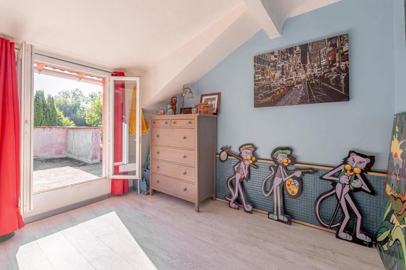 Propriété - 800 m² - 10 pièces