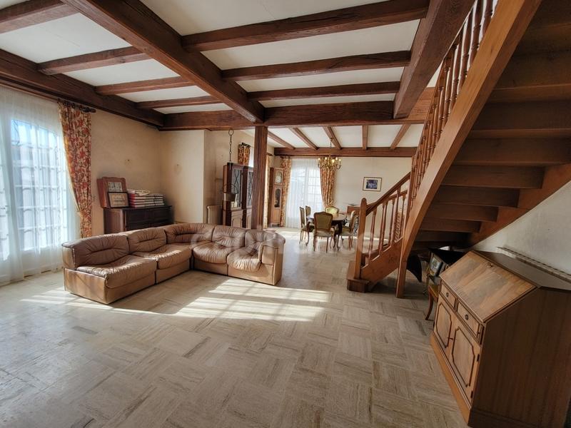 Maison - 182 m² - 8 pièces