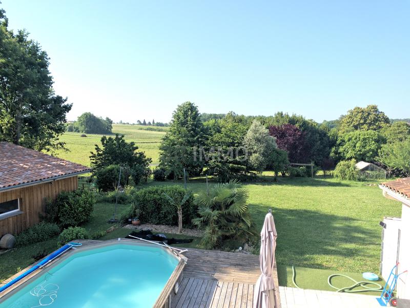 Maison contemporaine - 204 m² - 9 pièces