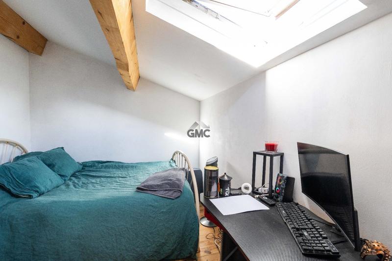 Maison - 219 m² - 9 pièces