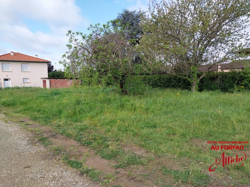Terrain constructible - 838 m²