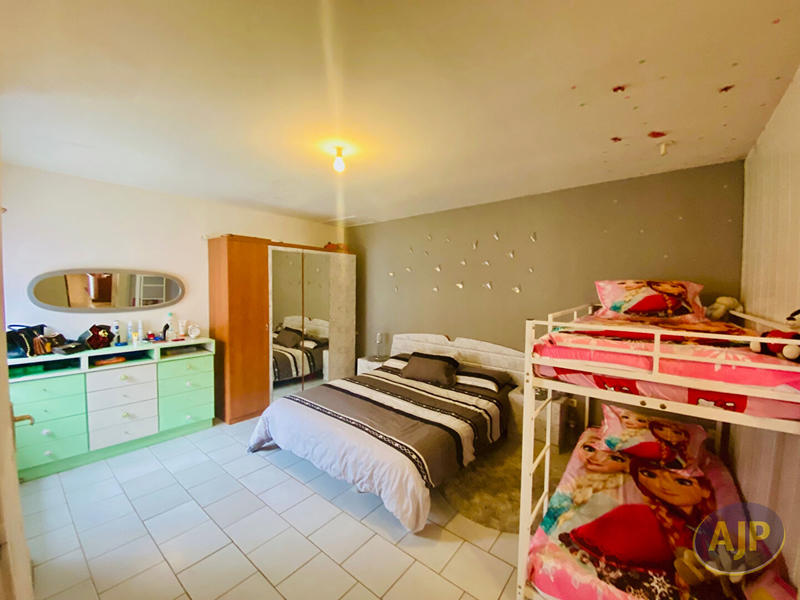 Immeuble - 8 pièces