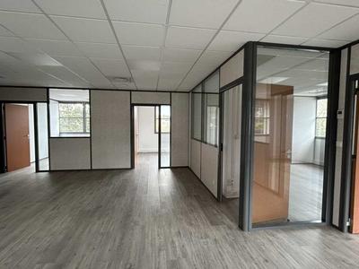 Bureau - 182 m²