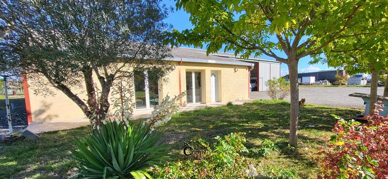 Local commercial - 496 m² - 4 pièces