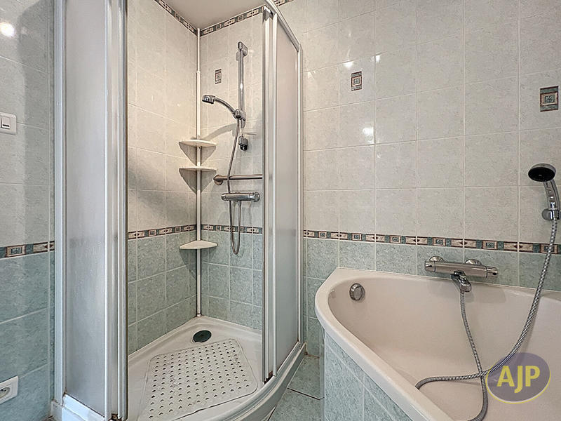 Maison - 85 m² - 5 pièces