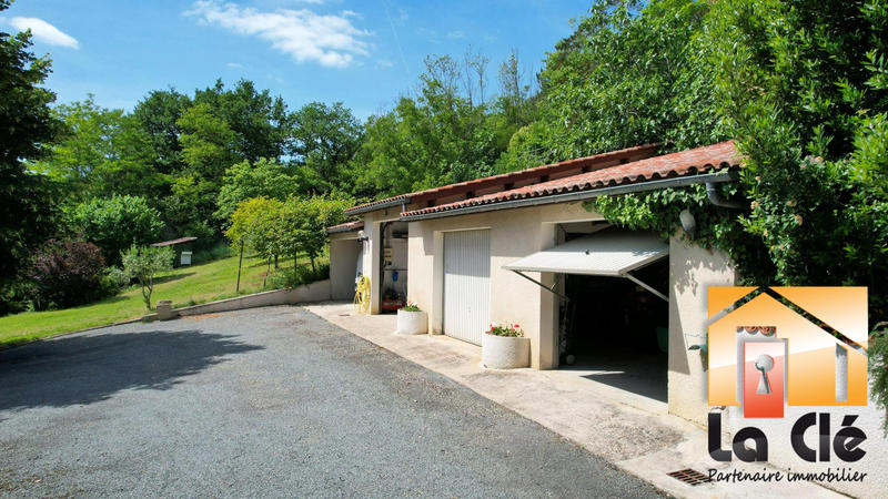 Maison - 207 m² - 10 pièces