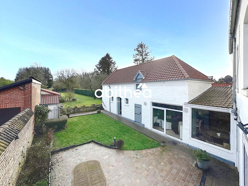 Maison - 290 m² - 9 pièces