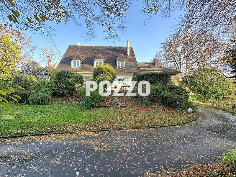 Maison - 270 m² - 10 pièces