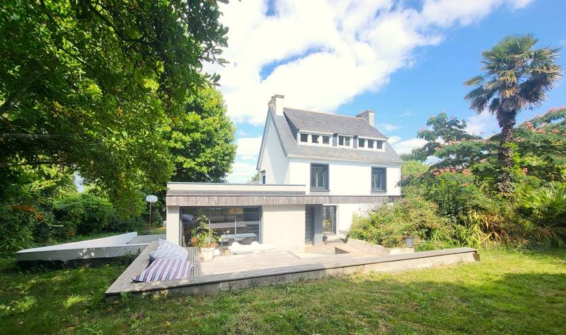 Maison - 203 m² - 7 pièces