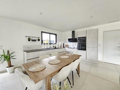 Maison - 138 m² - 5 pièces