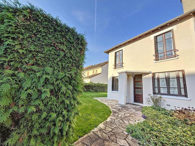 Maison - 94 m² - 4 pièces