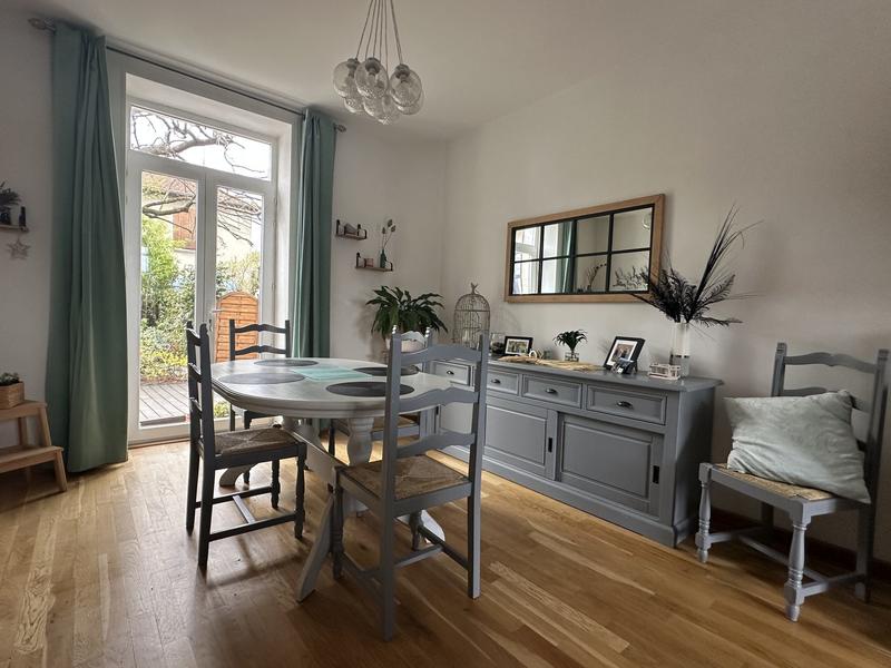 Maison - 301 m² - 11 pièces