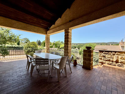 Maison - 264 m² - 9 pièces