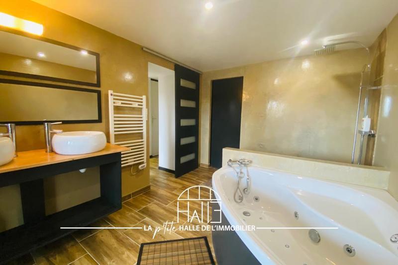 Maison - 140 m² - 5 pièces