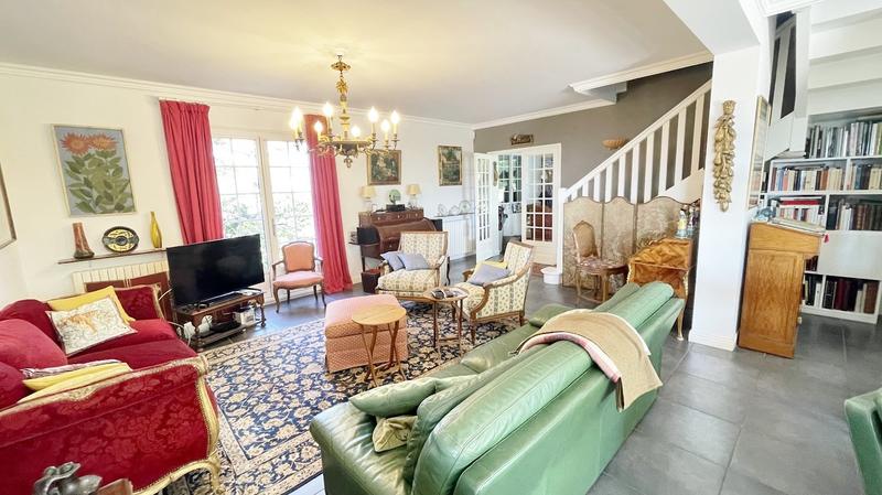 Maison - 192 m² - 6 pièces