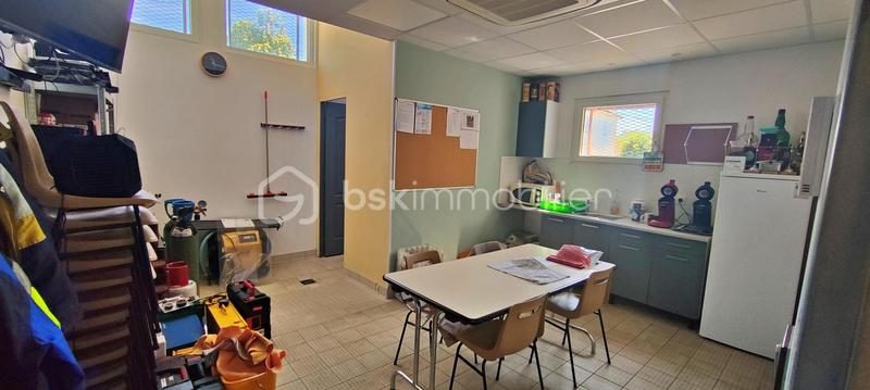 Entrepôt - 246 m² - 5 pièces