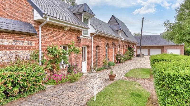 Demeure - 300 m² - 7 pièces