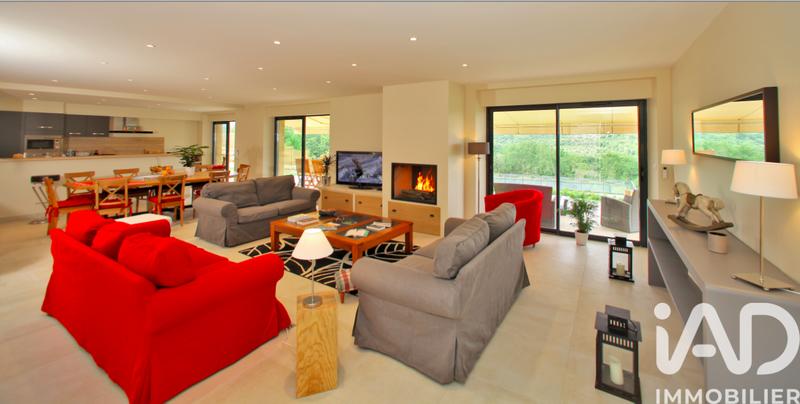 Maison - 760 m² - 21 pièces