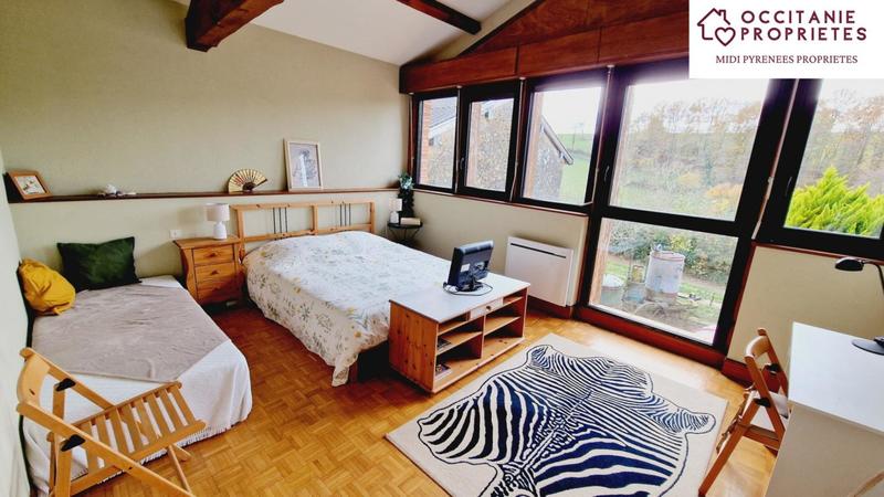 Propriété - 223 m² - 10 pièces