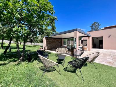 Maison contemporaine - 290 m² - 8 pièces