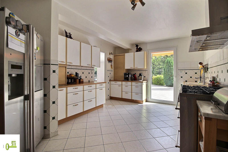 Maison - 270 m² - 8 pièces