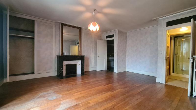 Appartement - 200 m² - 7 pièces