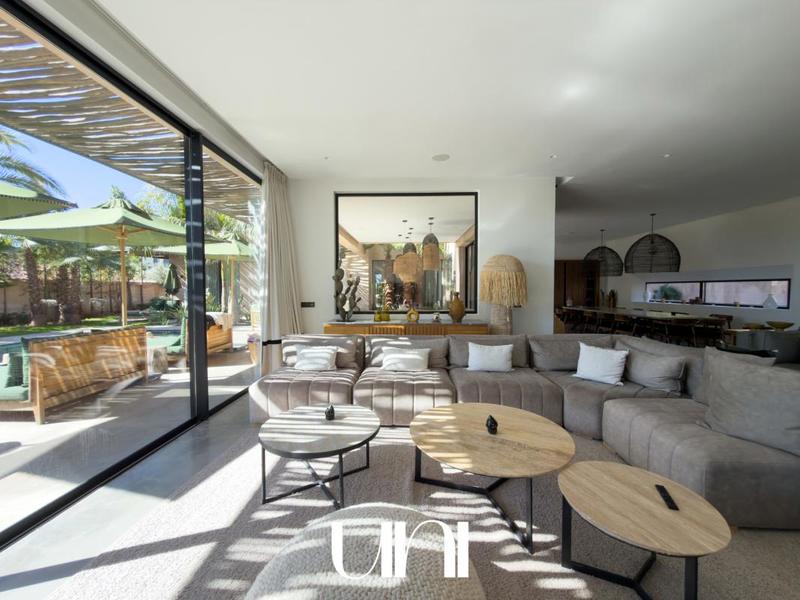 Villa - 640 m² - 11 pièces