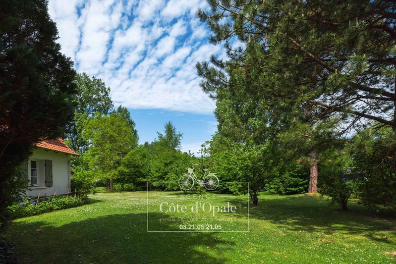 Propriété - 234 m² - 9 pièces