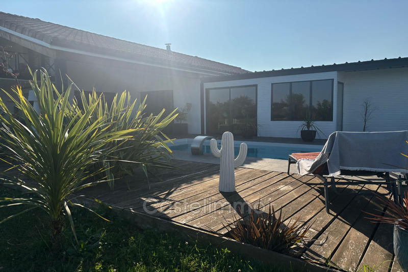 Villa - 200 m² - 4 pièces