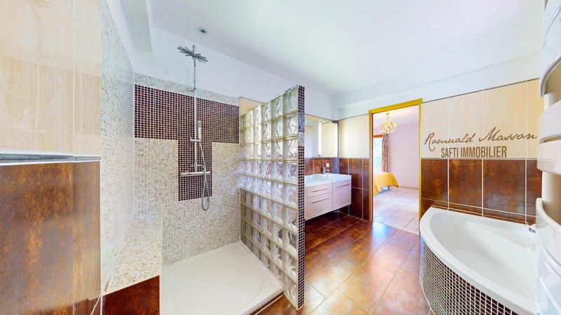 Maison - 160 m² - 6 pièces