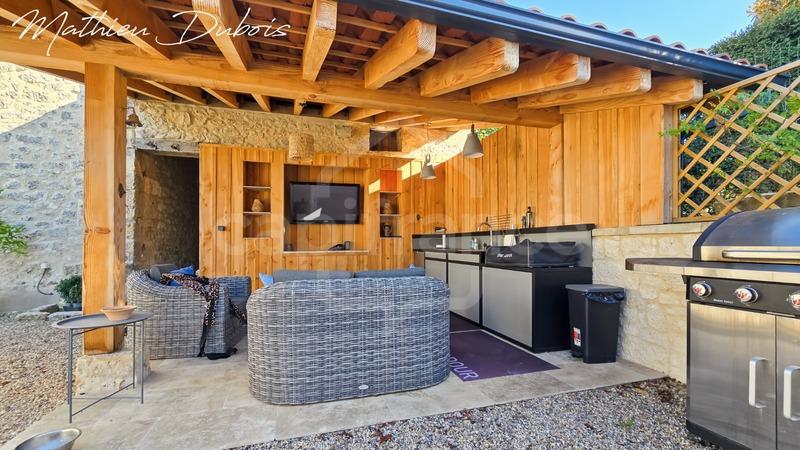 Propriété - 271 m² - 12 pièces