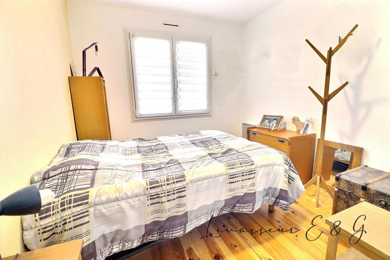 Maison - 93 m² - 7 pièces