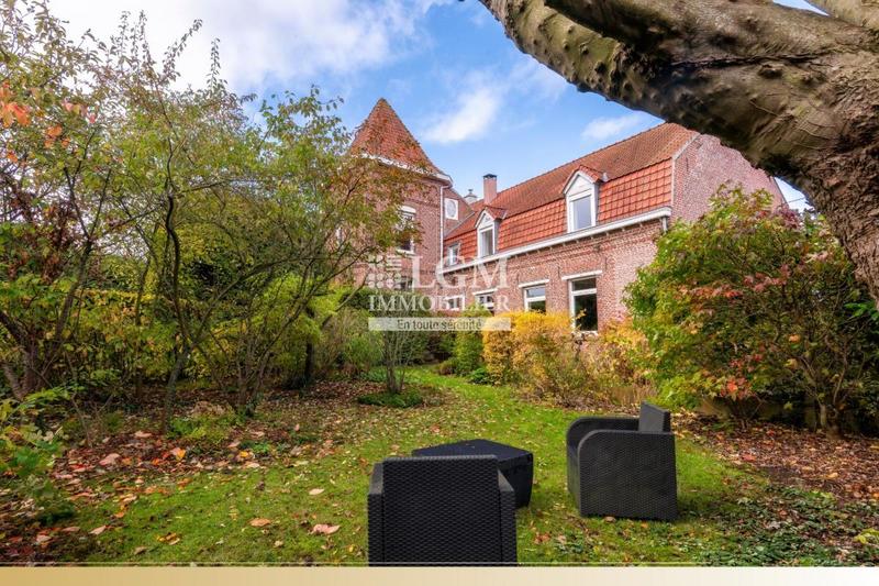 Villa - 256 m² - 5 pièces