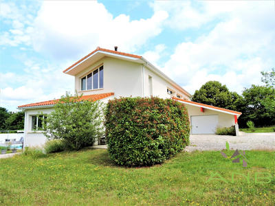 Villa - 194 m² - 8 pièces