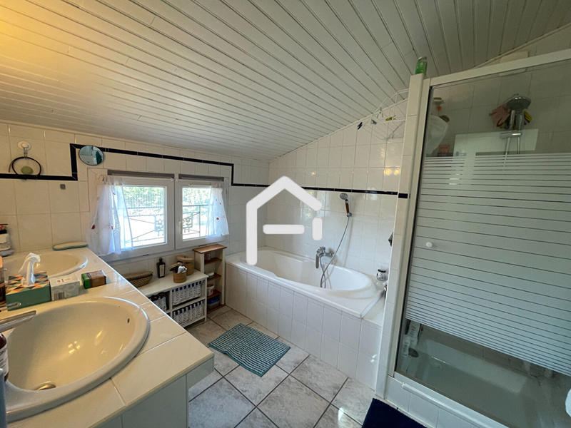 Maison - 158 m² - 7 pièces