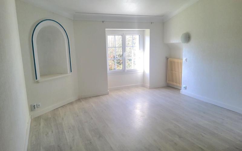 Maison - 225 m² - 7 pièces