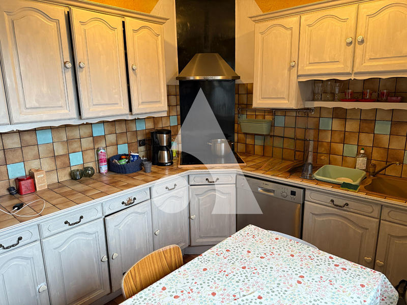 Maison - 121 m² - 8 pièces