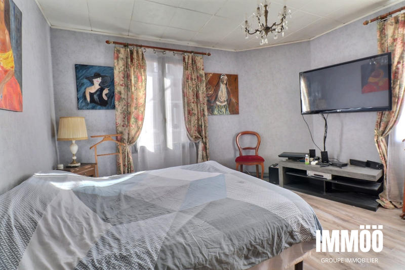 Maison traditionnelle - 143 m² - 6 pièces