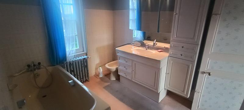 Maison - 183 m² - 9 pièces