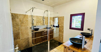 Maison - 170 m² - 3 pièces