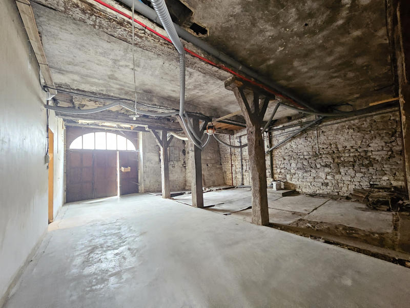 Maison - 280 m² - 10 pièces