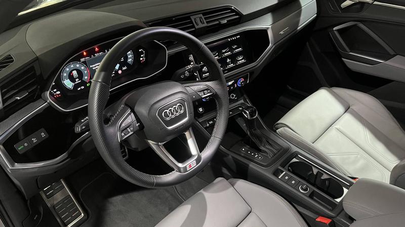 Audi Q3 45 TFSIe 245 ch s tronic 6 s line