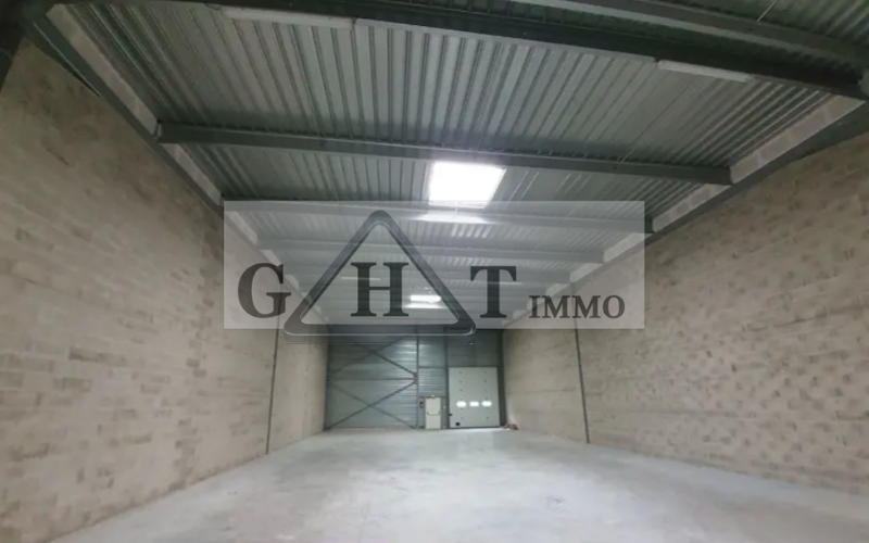 Entrepôt - 800 m²
