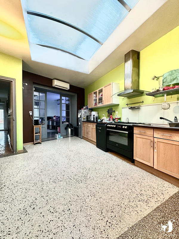 Maison - 195 m² - 7 pièces