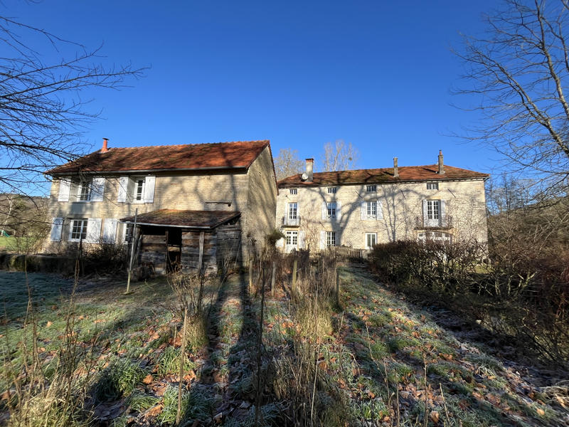 Maison - 254 m² - 4 pièces